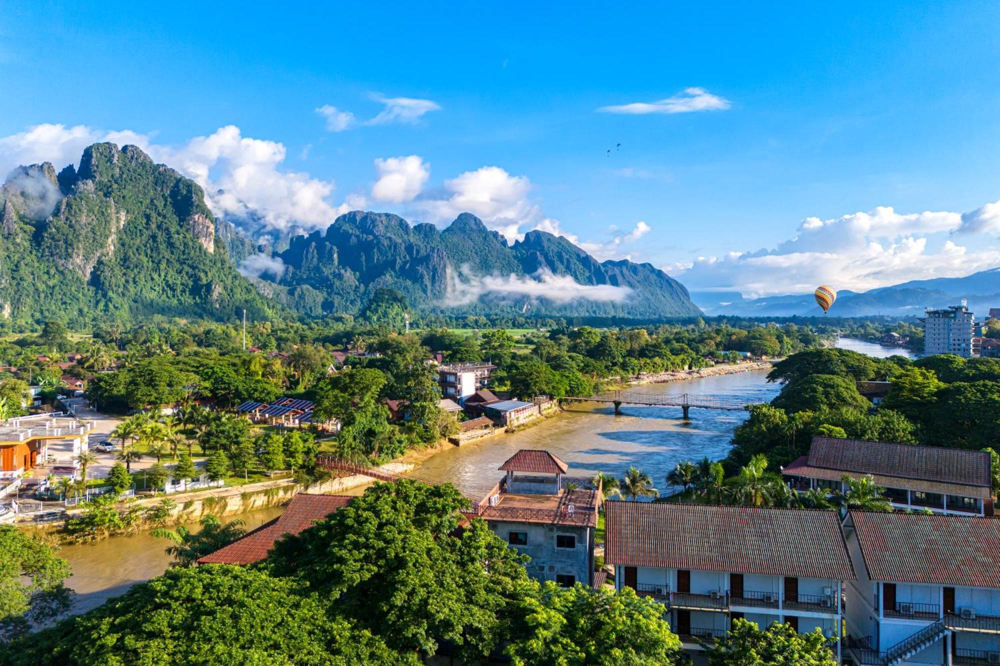 Lisha The Grand Riverside Hotel Vang Vieng Eksteriør billede