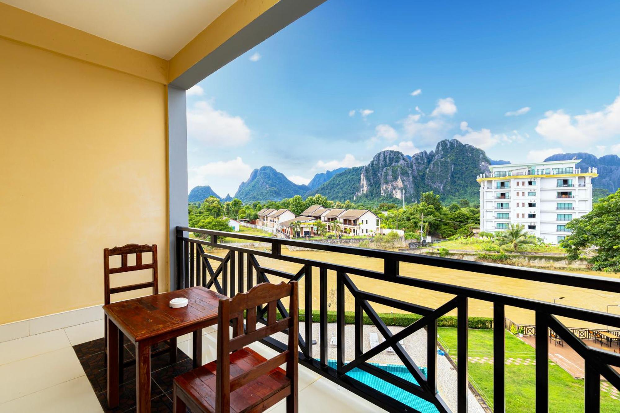 Lisha The Grand Riverside Hotel Vang Vieng Eksteriør billede