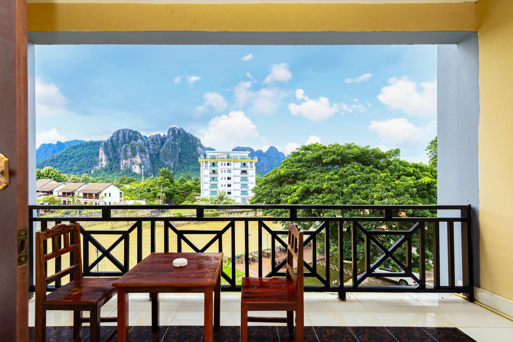 Lisha The Grand Riverside Hotel Vang Vieng Eksteriør billede